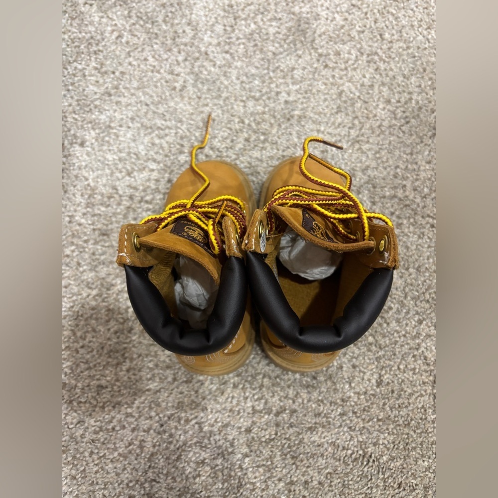 NIB TIMBERLAND CLASSIC 6 IN WATERPROOF BOOT WHEAT NUBUCK Toddler 5 - Picture 3 of 9